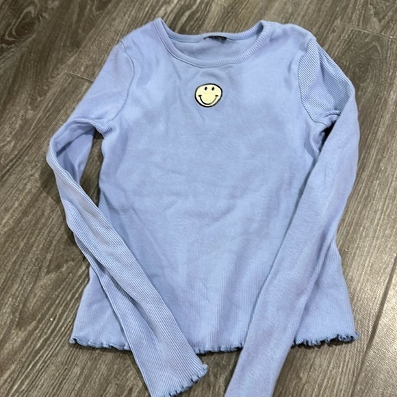 EUC Girls Long Sleeve T-shirt Blue Smiley Face Size Medium - Picture 2 of 7